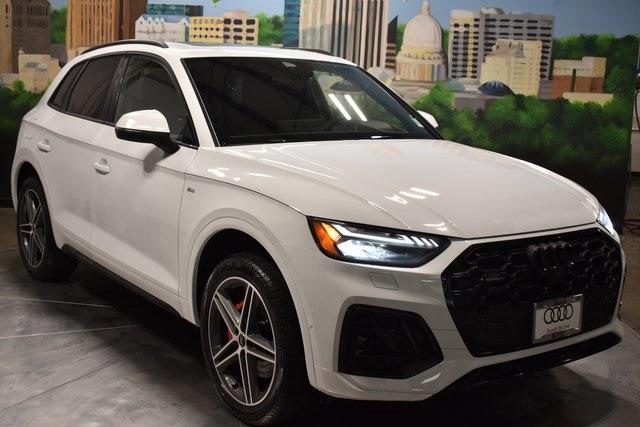 new 2025 Audi Q5 car, priced at $71,510