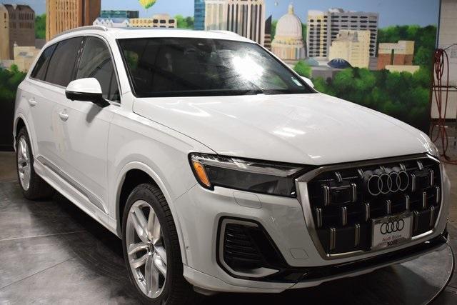 new 2025 Audi Q7 car, priced at $76,800