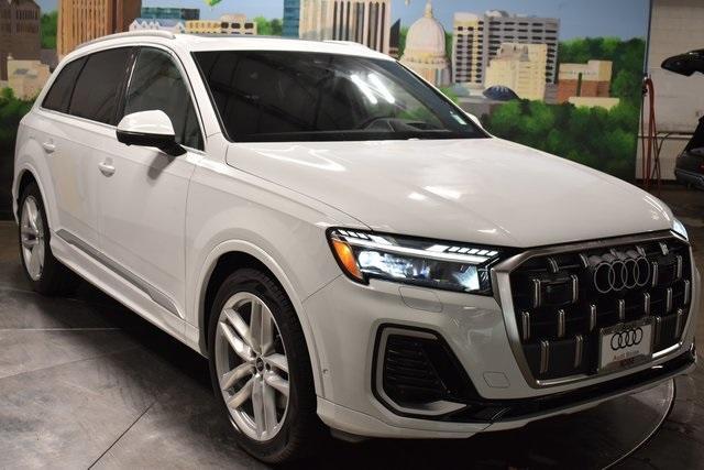 new 2025 Audi Q7 car, priced at $82,800