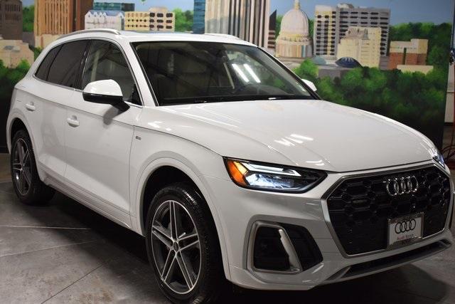 new 2025 Audi Q5 car, priced at $67,900