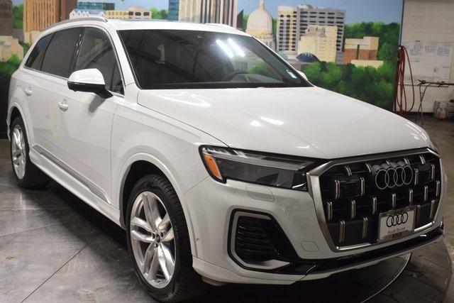 new 2025 Audi Q7 car, priced at $76,800