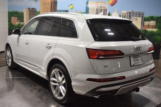 new 2025 Audi Q7 car, priced at $76,800