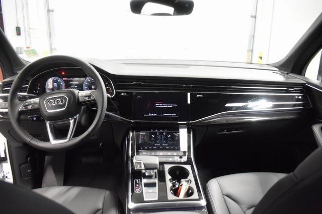 new 2025 Audi Q7 car, priced at $76,800