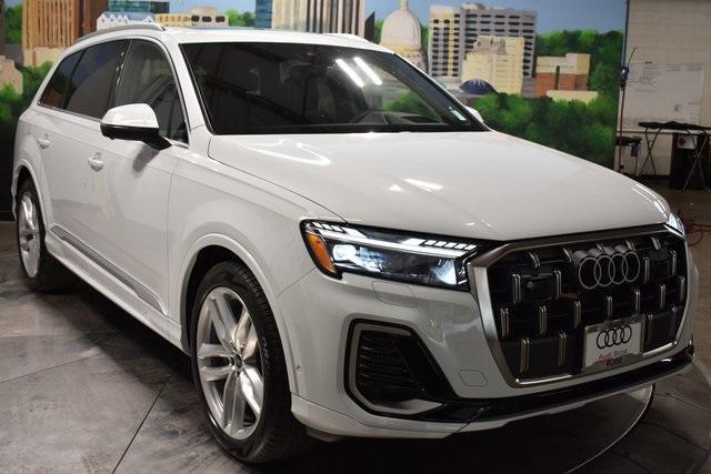 new 2025 Audi Q7 car, priced at $82,800