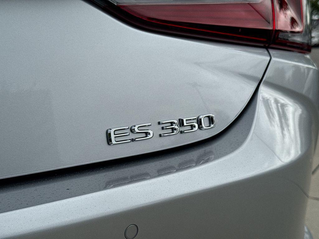 new 2025 Lexus ES 350 car, priced at $52,547