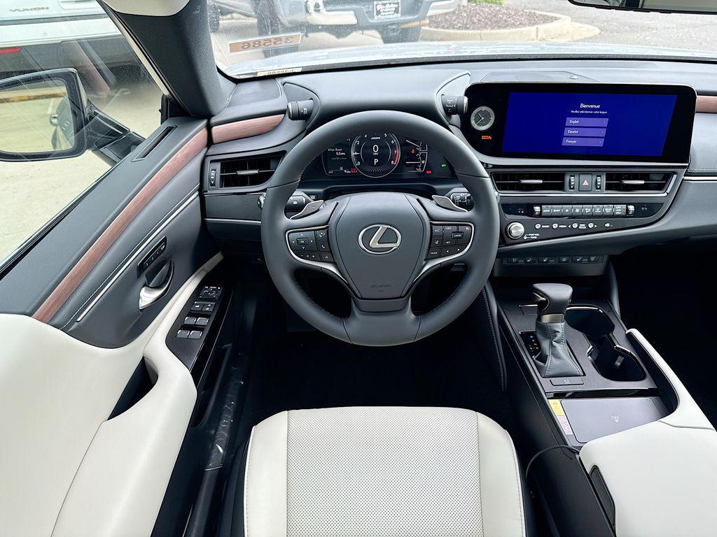 new 2025 Lexus ES 350 car, priced at $52,547