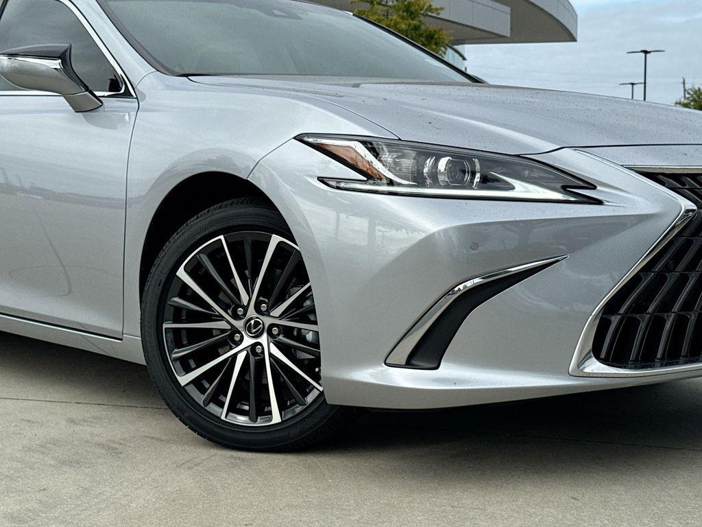 new 2025 Lexus ES 350 car, priced at $52,547