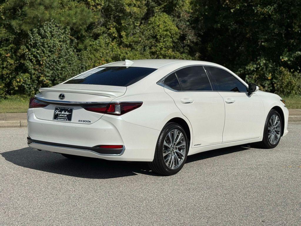 used 2020 Lexus ES 300h car, priced at $35,662