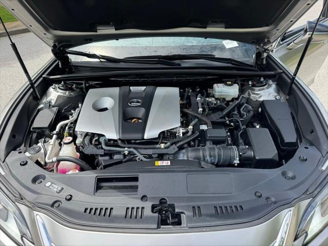 used 2020 Lexus ES 300h car, priced at $28,963