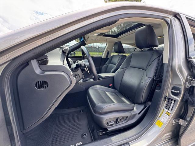 used 2020 Lexus ES 300h car, priced at $28,963