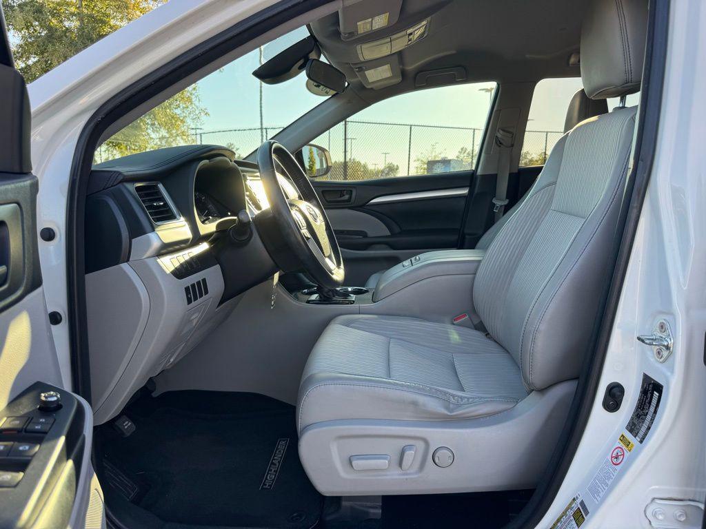 used 2018 Toyota Highlander car, priced at $21,963