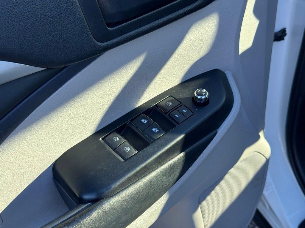 used 2018 Toyota Highlander car, priced at $21,963
