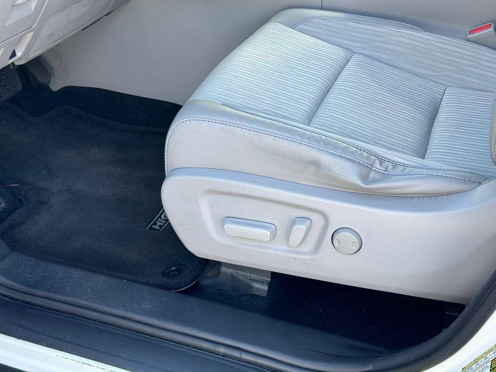 used 2018 Toyota Highlander car, priced at $21,963