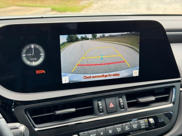 new 2025 Lexus ES 350 car, priced at $50,576