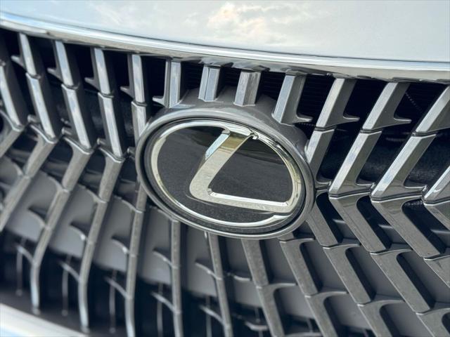 new 2025 Lexus ES 350 car, priced at $50,576