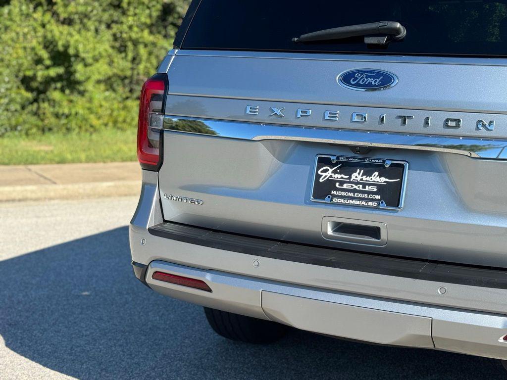 used 2024 Ford Expedition car, priced at $45,643