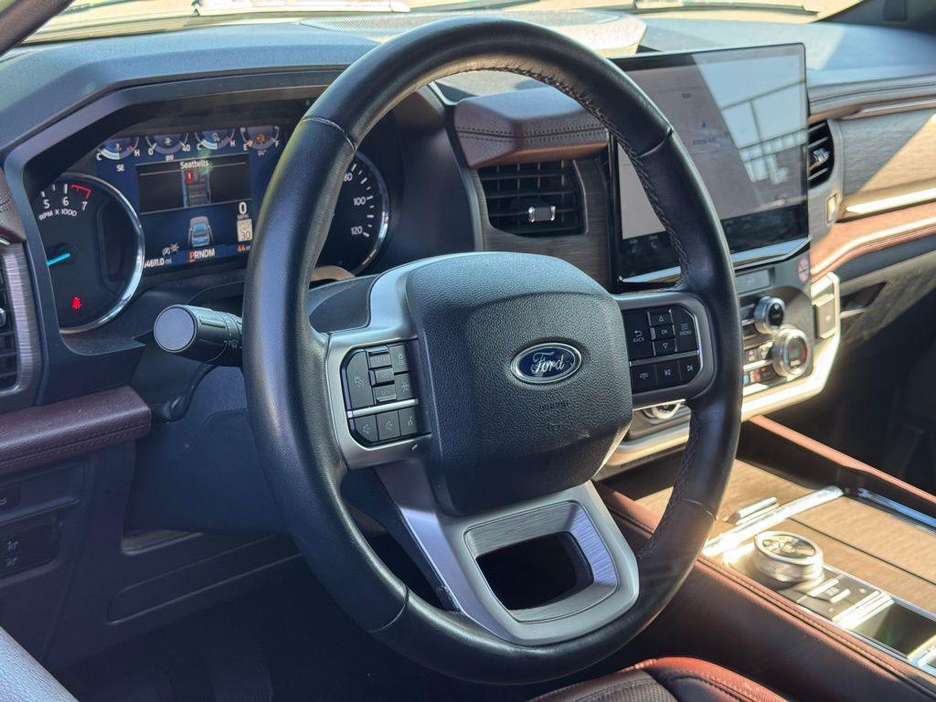 used 2024 Ford Expedition car, priced at $45,643