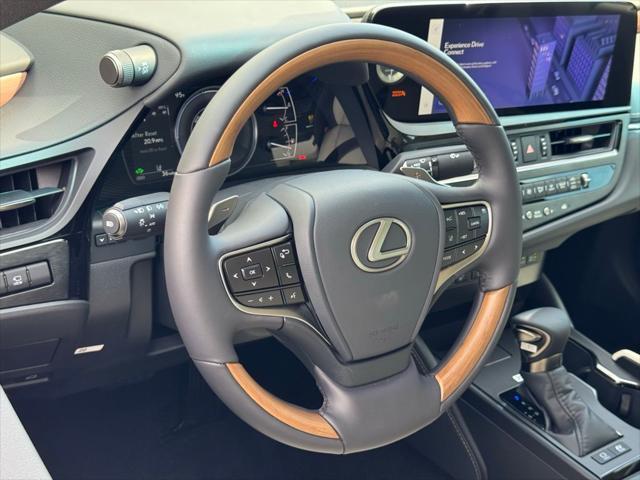 new 2025 Lexus ES 300h car, priced at $55,971