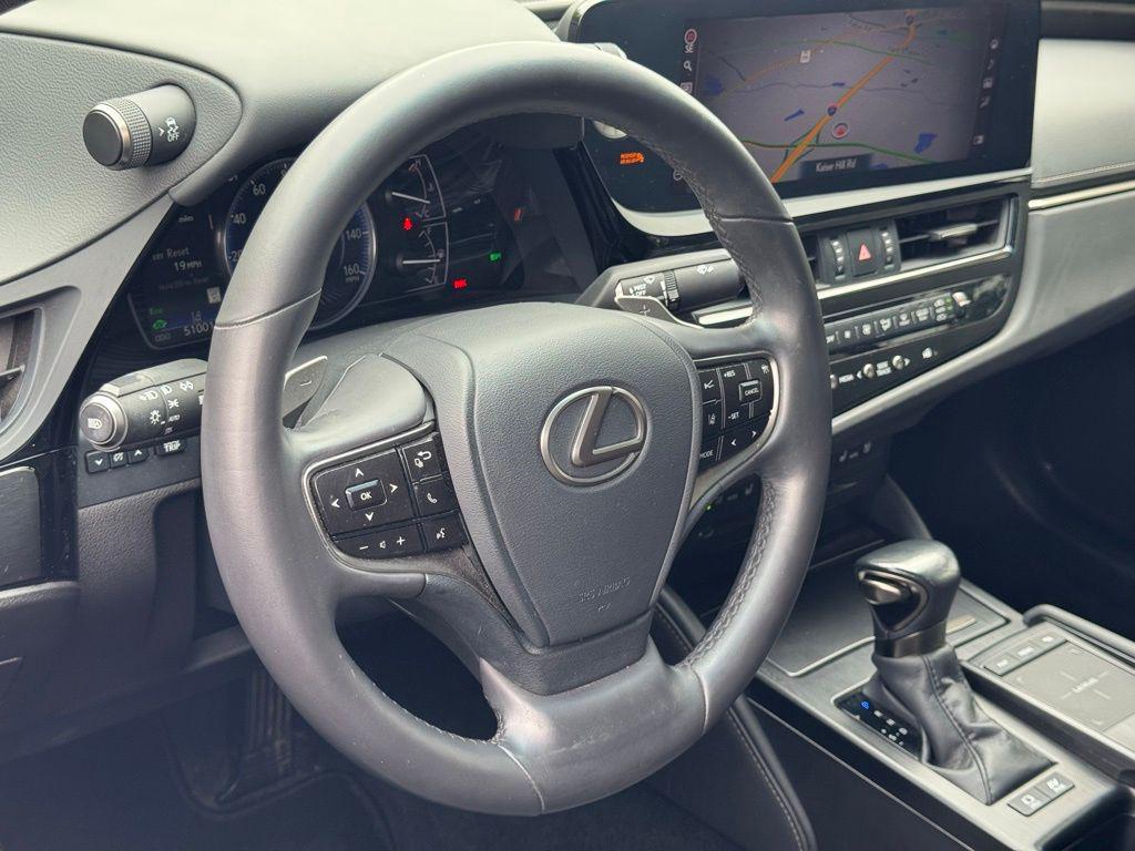 used 2022 Lexus ES 300h car, priced at $34,662