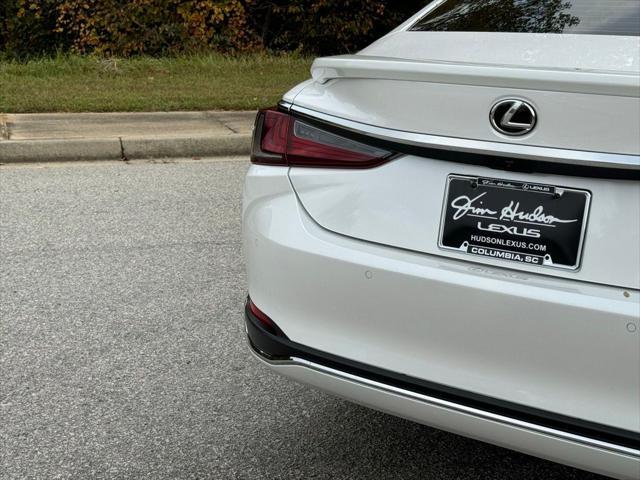 new 2025 Lexus ES 300h car, priced at $53,236