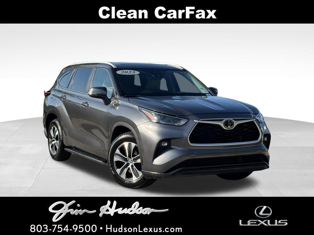 used 2023 Toyota Highlander car, priced at $35,633