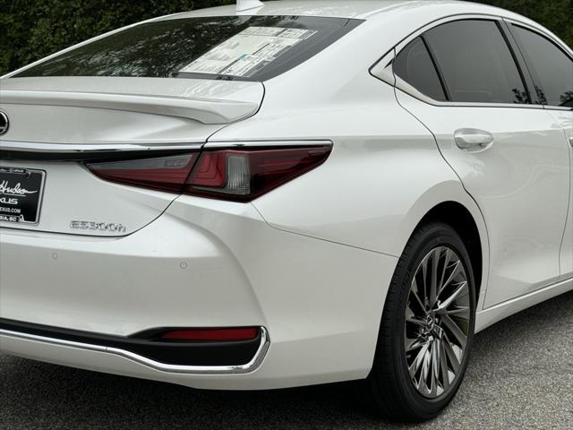 new 2024 Lexus ES 300h car, priced at $56,052