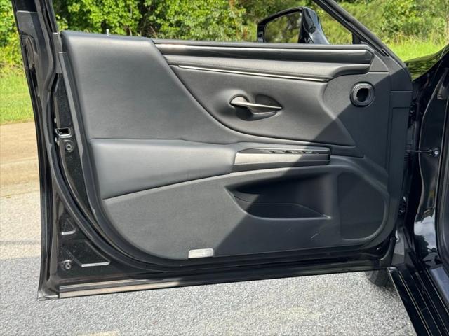 used 2019 Lexus ES 350 car, priced at $31,172