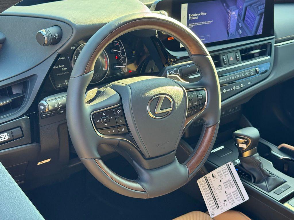 new 2025 Lexus ES 350 car, priced at $58,092