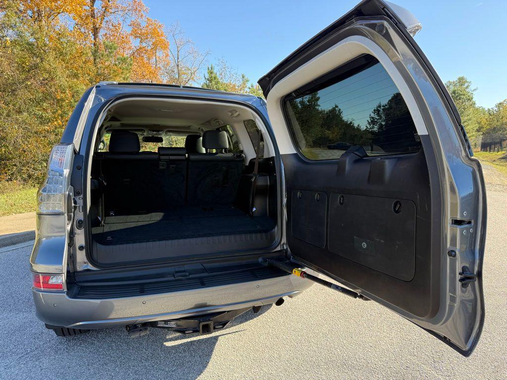 used 2017 Lexus GX 460 car, priced at $31,930