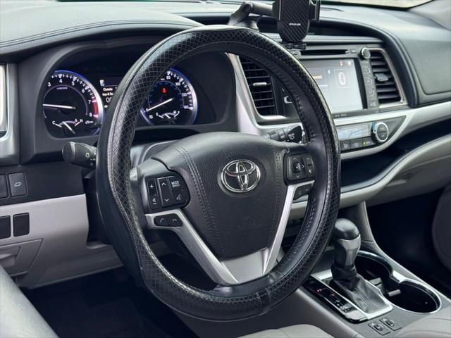 used 2018 Toyota Highlander car, priced at $26,662