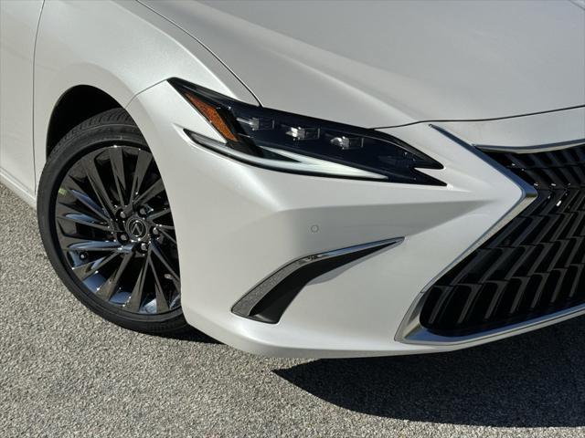 new 2024 Lexus ES 300h car, priced at $58,842