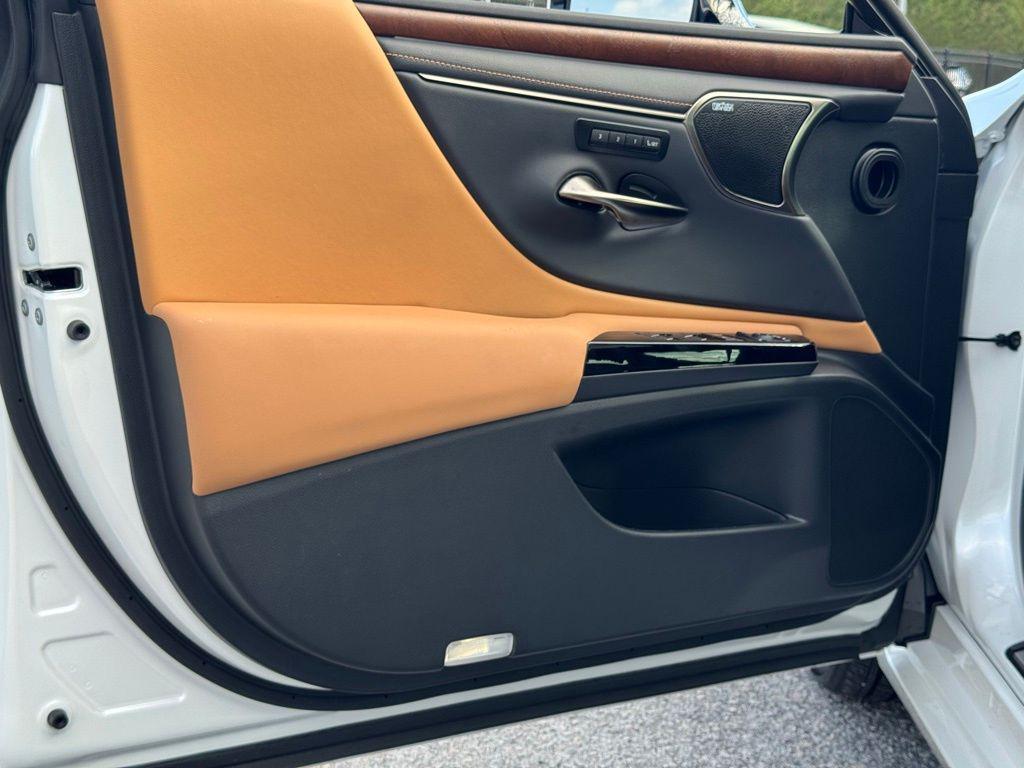 used 2024 Lexus ES 350 car, priced at $50,662