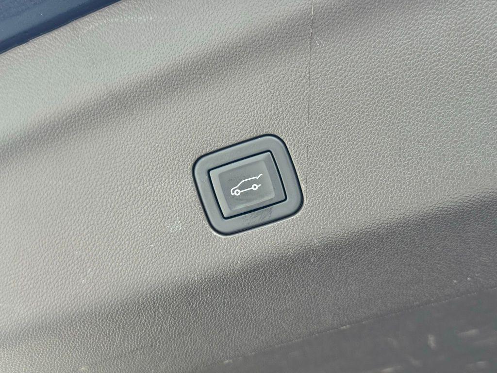used 2023 GMC Yukon car, priced at $63,661