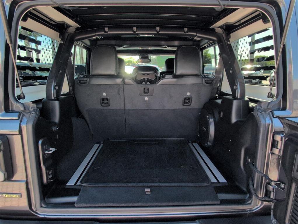 used 2022 Jeep Wrangler Unlimited car, priced at $37,540