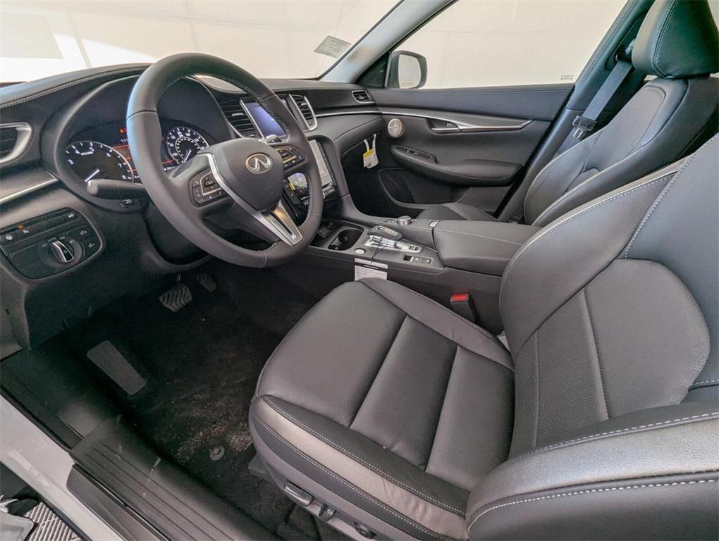 new 2025 INFINITI QX50 car, priced at $46,312