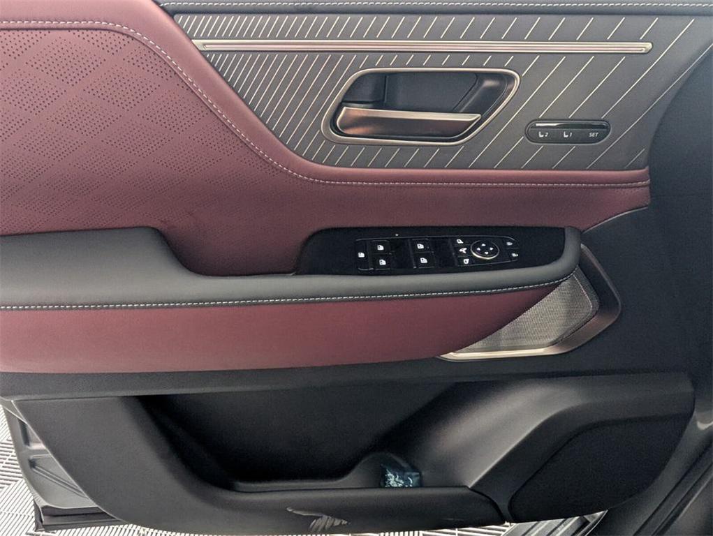 new 2026 INFINITI QX80 car, priced at $106,155