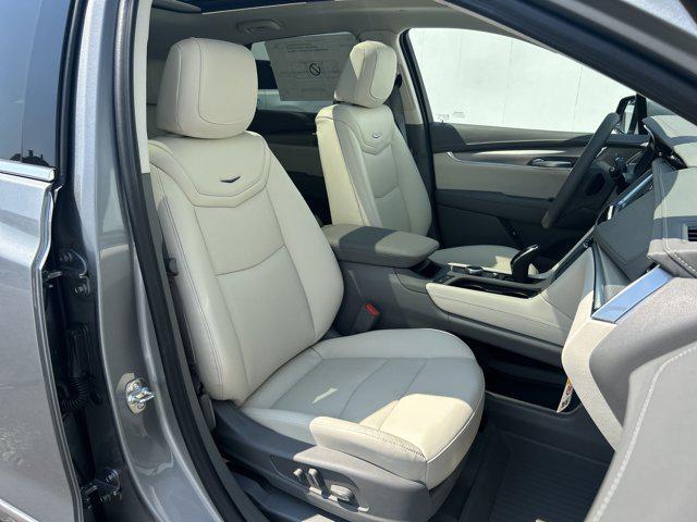new 2025 Cadillac XT5 car, priced at $55,014