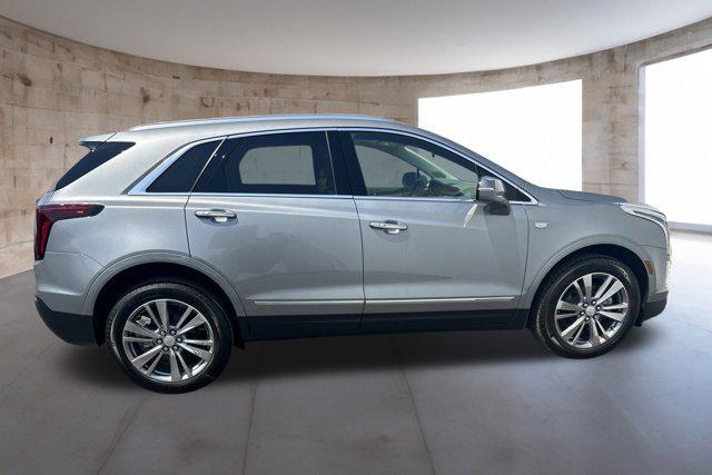 new 2025 Cadillac XT5 car, priced at $55,014