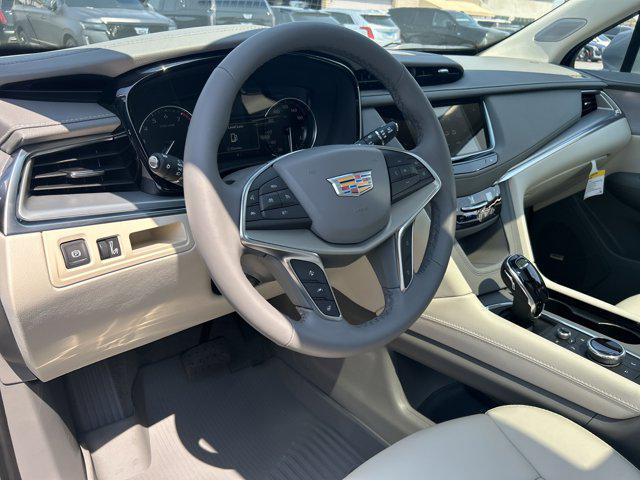 new 2025 Cadillac XT5 car, priced at $55,014