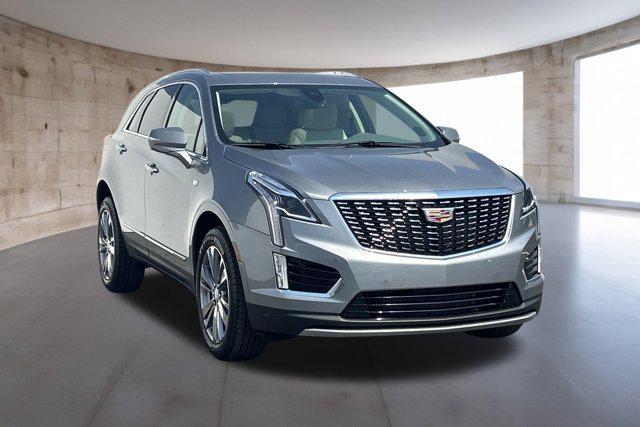 new 2025 Cadillac XT5 car, priced at $55,014
