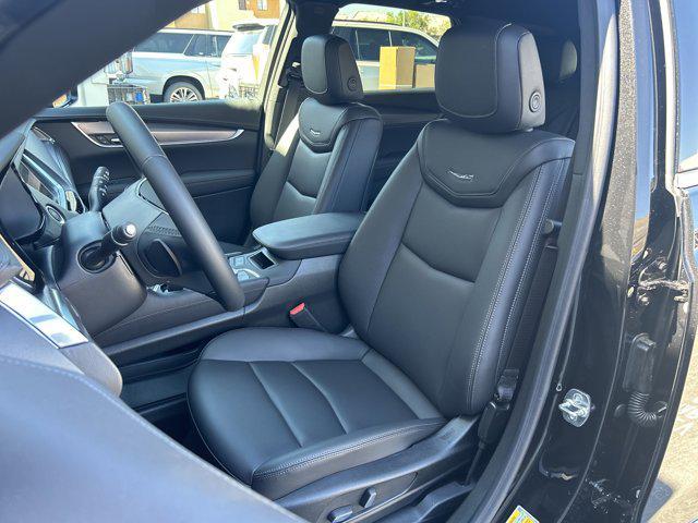new 2025 Cadillac XT5 car, priced at $46,985