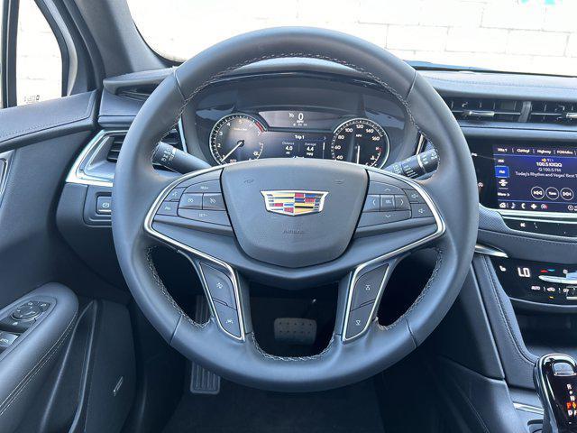 new 2025 Cadillac XT5 car, priced at $46,985