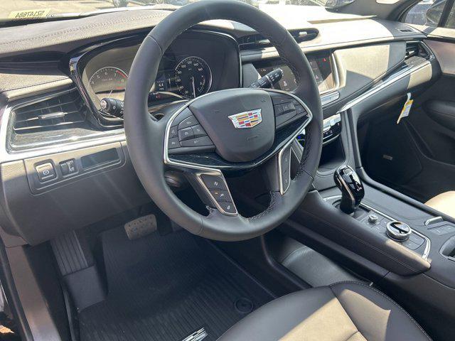 new 2025 Cadillac XT5 car, priced at $55,639