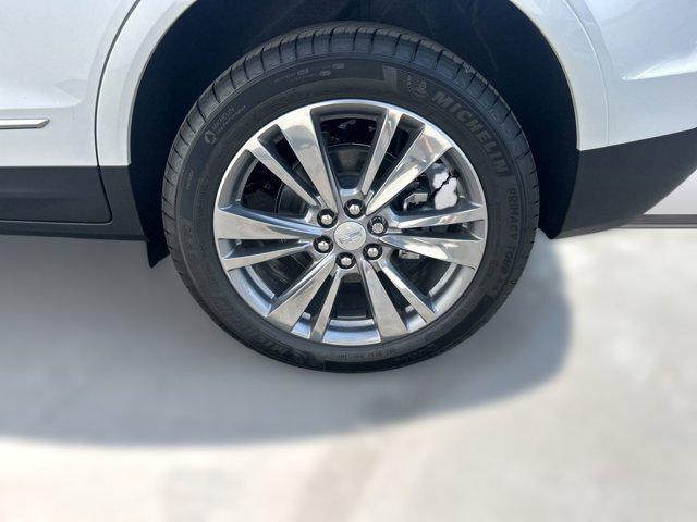 new 2025 Cadillac XT5 car, priced at $54,039