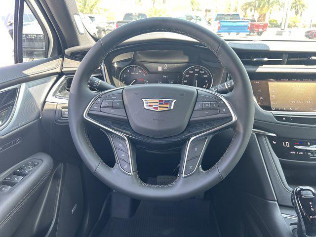 new 2025 Cadillac XT5 car, priced at $54,039