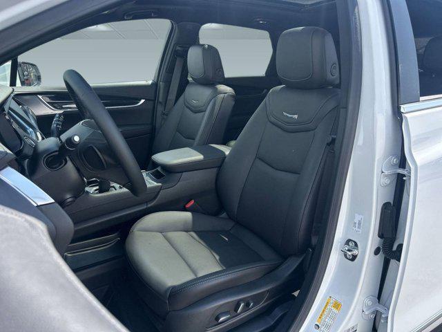 new 2025 Cadillac XT5 car, priced at $54,039