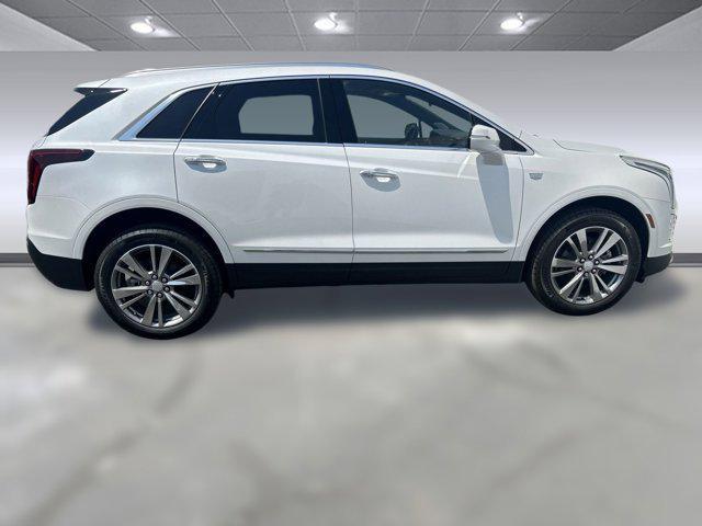 new 2025 Cadillac XT5 car, priced at $54,039