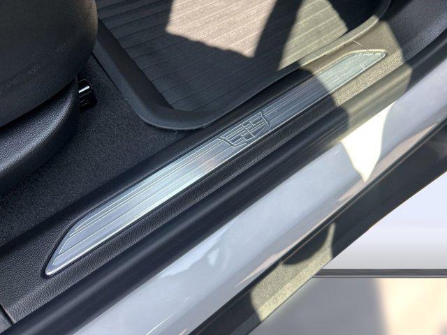 new 2025 Cadillac XT5 car, priced at $54,039