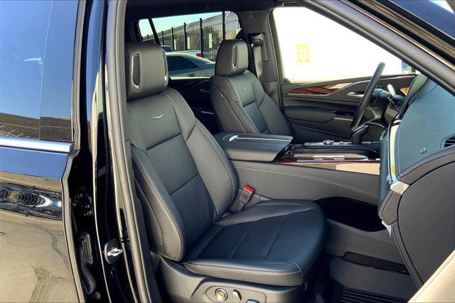 new 2024 Cadillac Escalade ESV car, priced at $87,432