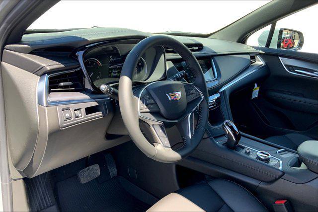 new 2025 Cadillac XT5 car, priced at $45,612